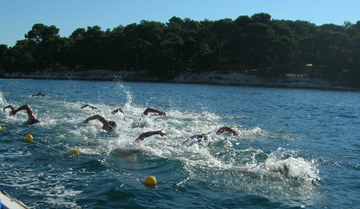 Porečki delfin unatoč prekidu ugostio preko 1000 plivača !